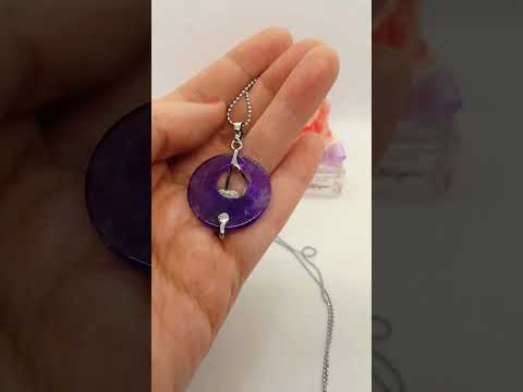 Елегантний кулон донат з перламутровою квіткою на ланцюжку натуральний камінь аметист, видео 1