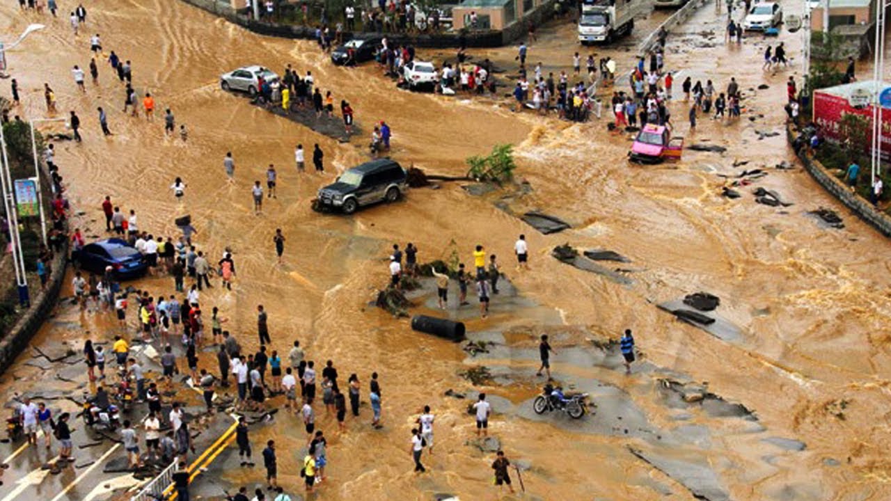 Heaven floods Lebanon!! Tripoli went under water! - YouTube