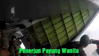 Penerjun Payung Wanita TNI AL Serda Poppi Tri Anggraini