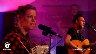 Joni- The Rough and Tumble
The Rough And Tumble- Joni LIVE at the tuneden!
Full show available on facebook: https://fb.watch/62ptVnL2Et/
Follow us on socials!
https://linktr.ee/Tunedenlive Joni- The Rough and Tumble