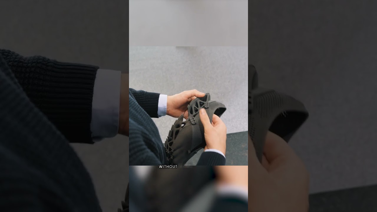 Кроссовки полностью напечатаны на 3D -принтере