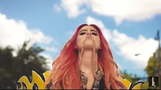 Смотреть клип Kiiara - Whippin [Feat. Felix Snow] (Official Video)