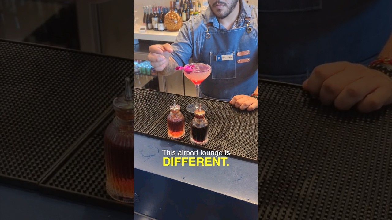 The BEST airline lounge in the US! 