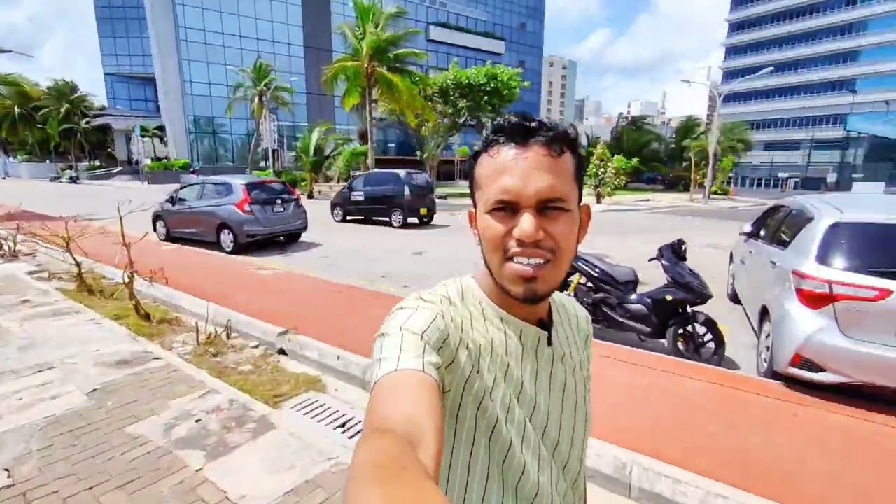 ঈদের আগের দিন মালদ্বীপ শহরে মালে
