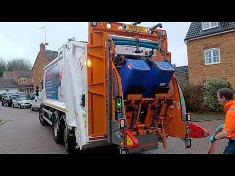 PLAYMOBIL City Recycling Truck Müllabfuhr Camion poubelle Camión de Basura  🗑️♻️ 70885 build & play 