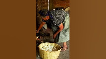 This candle making technique is 300 years old. #handmade #candle #howitsmade