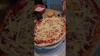Look at that stretch! Homemade margarita pizza. #food  #cheese #pizza