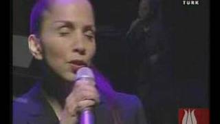 Sertab Erener - Somewhere Over The Rainbow (Live) Resimi