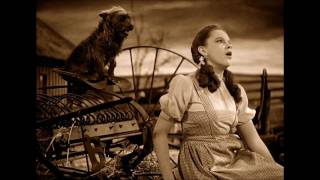 The Wizard Of Oz - Somewhere Over The Rainbow (Judy Garland)