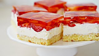 The Best Simple Strawberry Cake! - recipe