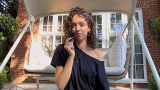 ASMR in the garden... again 🧚‍♂️🍂 reading, soft singing, chatting, exploring nature screenshot 1