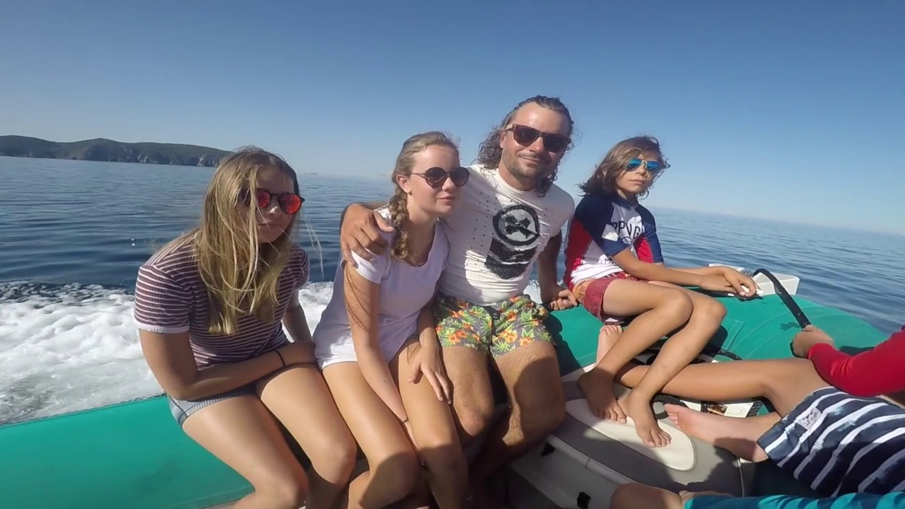 Halyard catapult, arches, caves, and a storm that broke our TV. Sailing Nikau, Vlog 6 (Corsica)