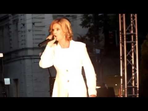Lady Budapest- Budapest-Janza