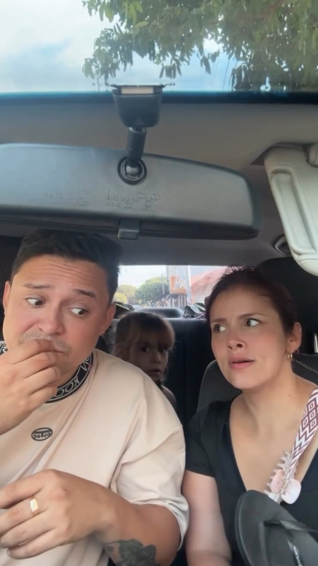 NO ME DEJA HABLAR ??#humor #cosasdefamilia #comedia #funny #risa #shortviral