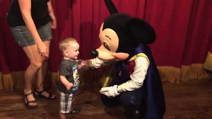 Kian meeting talking Mickey!!