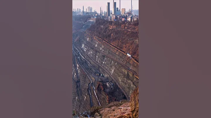 Asia's largest open-pit coal mine! #Scenery #Tourism #shorts - DayDayNews