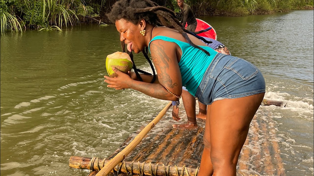 Сплав на бамбуковых плотах в Розо (Сент-Люсия)