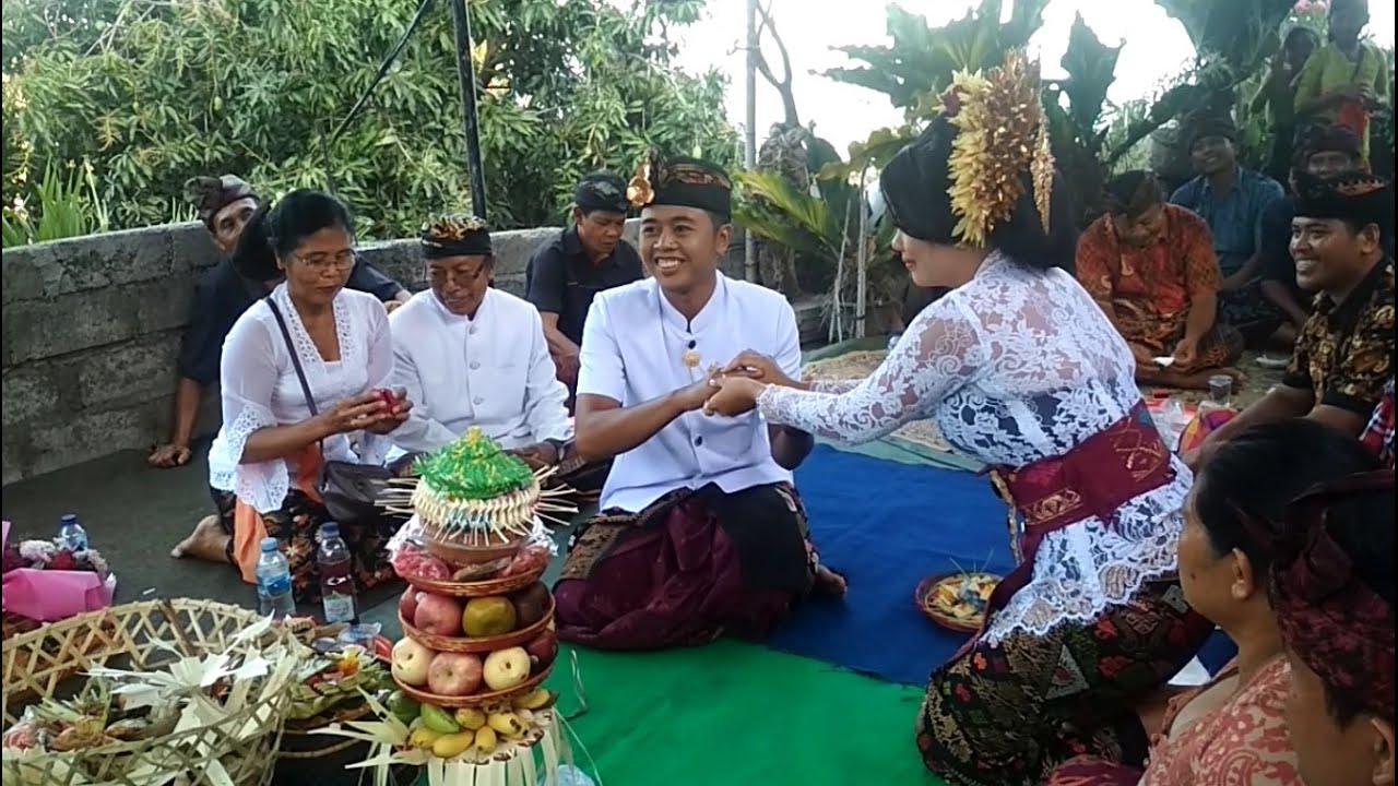 Upacara Meminang Gadis Ala Tradisi Bali (Proposed Marriage) #VLOG #Bali ...