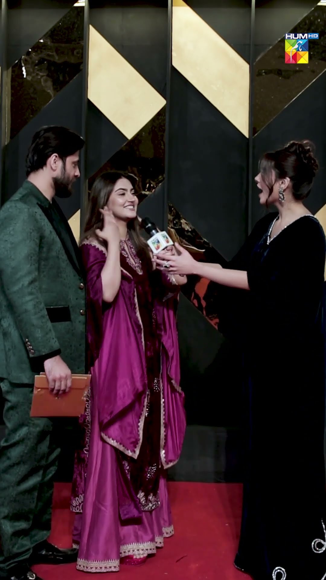 Hiba Bukhari \u0026 Arez Ahmed were the perfect pair, sharing genuine moments ?✨ #20YearsOfHUM