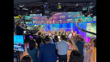 Cathy Hackl & Journey Ring Nasdaq