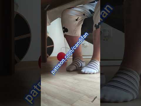 Calm Motion Under the Table | Minimal Stillness Loop | 3 Min Study