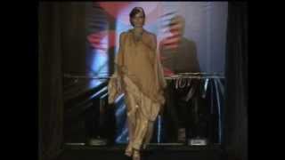 Défilé De Mode De La Robe Traditionnelle Algérienne Kabyle Avec Mme Gouadfel Organisé Par Dzeriet