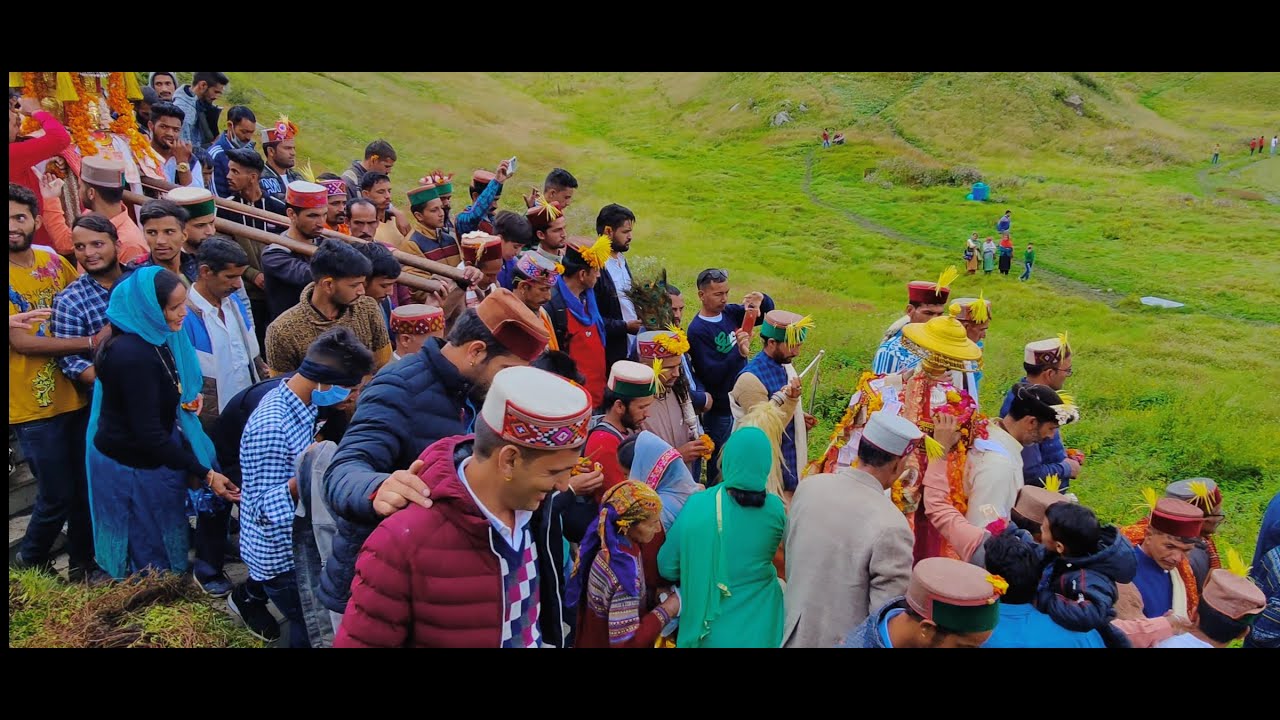 पंचमी मेला (2021)पराशर ऋषि जी और  वीरनाथ जी का मिलन/ Bandhi से पराशर हजारों की कतार मे श्रद्धालु🙏🙏