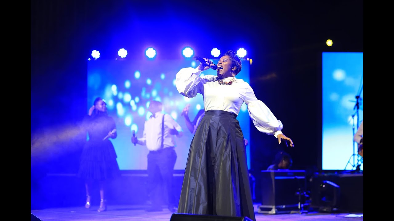 Janet Manyowa - Running (Live)