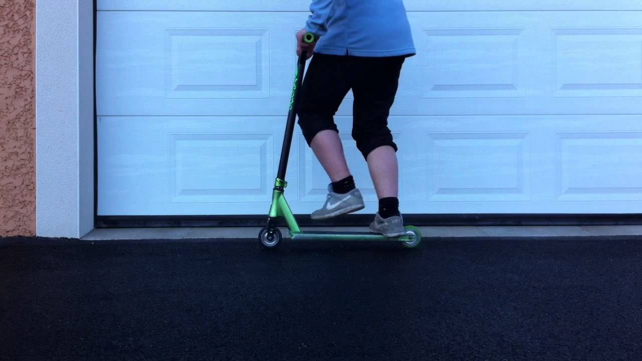 Faire un no comply 360 bar en trotinette freestyle - Trick et figure