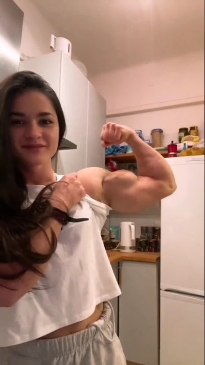 gadis cantik berotot #kekar #muscle #sexygirl #beautiful #gym #fitness #motivation