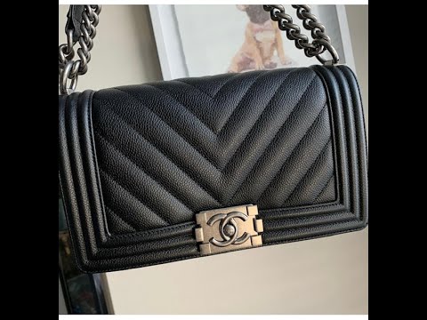 HOW TO SPOT A FAKE CHANEL LE BOY NEW MEDIUM OLD GOLD HARDWARE CAVIAR  LEATHER + BAG REVIEW