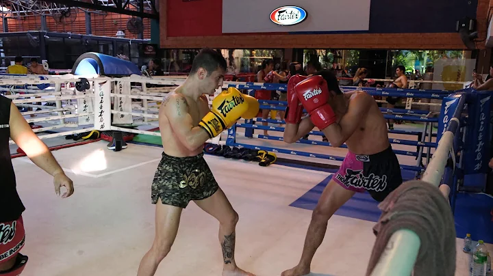 Omar Halaby and Thong Fairtex box sparring