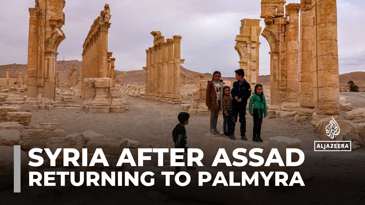 Syrians visit ruins of the ancient city of Palmyra