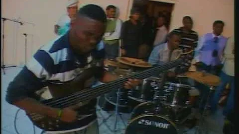 Dwayne Livingstone - Bass - Magnify Him 2009 - Jam...