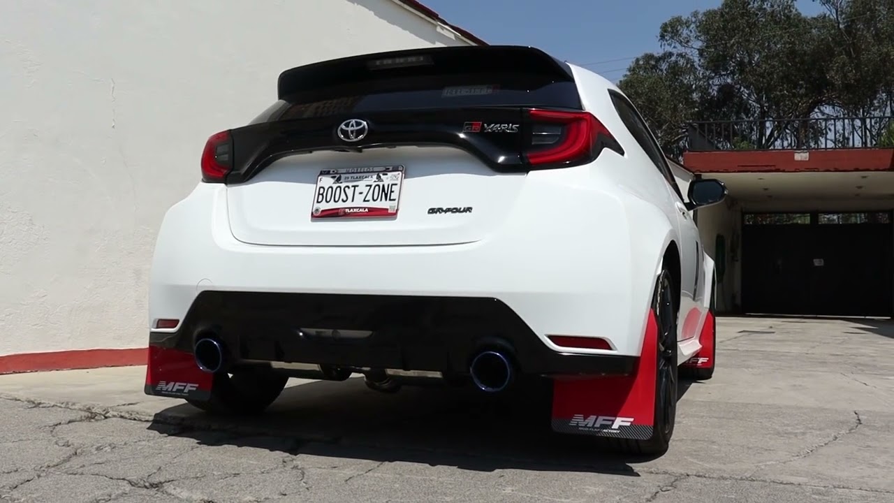 Sistema de escape HKS Super Turbo Muffler en Yaris GR