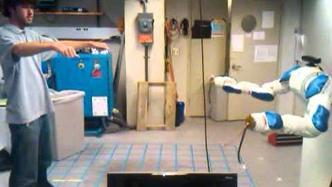 Motoman Dual-Arm under Kinect Control using Simulink and Robot Raconteur: first experiment