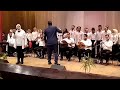 الفنانة سوزان عبد المنعم الطالبة بكلية التربية تشدو بأغنية انقرو الدفوف خلال الاحتفال بمولد الرسول