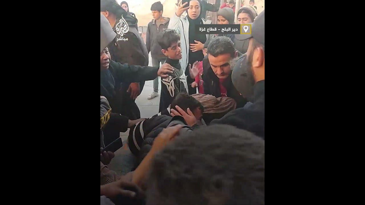 "مع السلامة يمه".. عائلة أبو ربيع تودّع طفلها الشهيد بعد قصف الاحتلال منزلهم في دير البلح