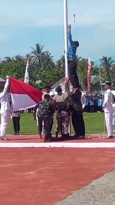 Flag Rope Breaks During 80th Indonesian Independence Day Ceremony #hutrike80 #paskibraka
