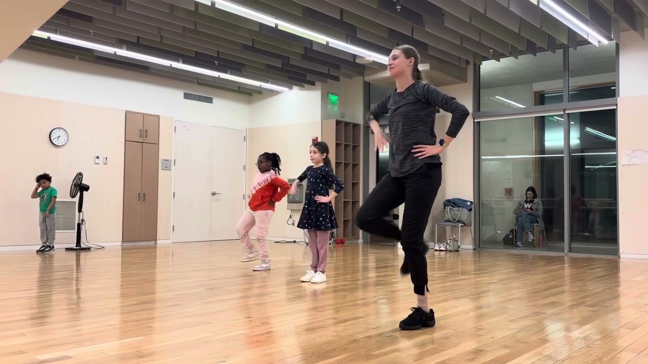 ‪@gobananasdancingllc9103‬