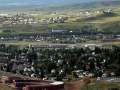 This is a video tribute to Evanston, Wyoming. My family lived in Evanston from May, 1972 to October, 1981. Thanks to Rick Lunsford for giving me permission to use his photos! Enjoy!