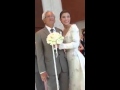 โมเมนต์ซึ้งๆ เอมมี่ มรกต และคุณพ่อ…