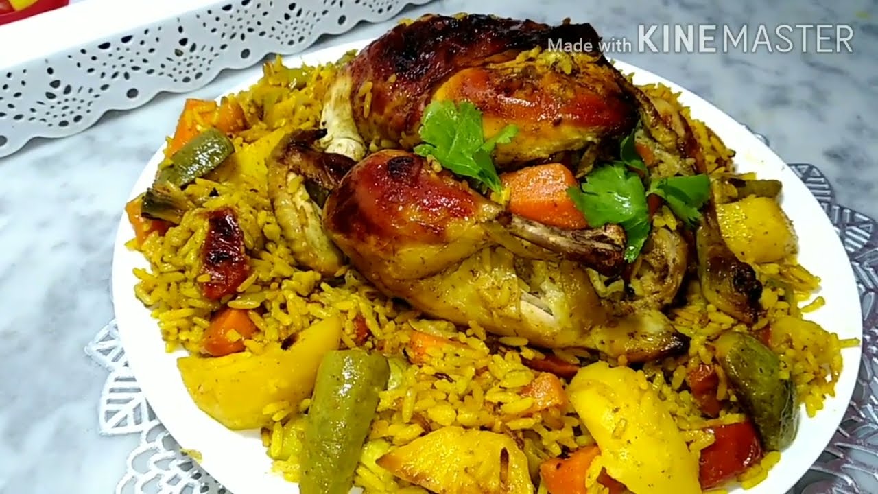 دجاجة محمرة في الفرن بالارز والخضار بنة ولا أروع