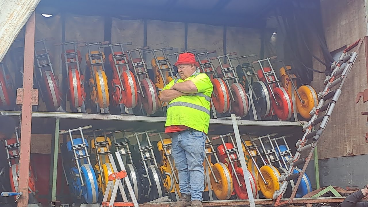 Up at the speedway just an update#fairground #ride - YouTube
