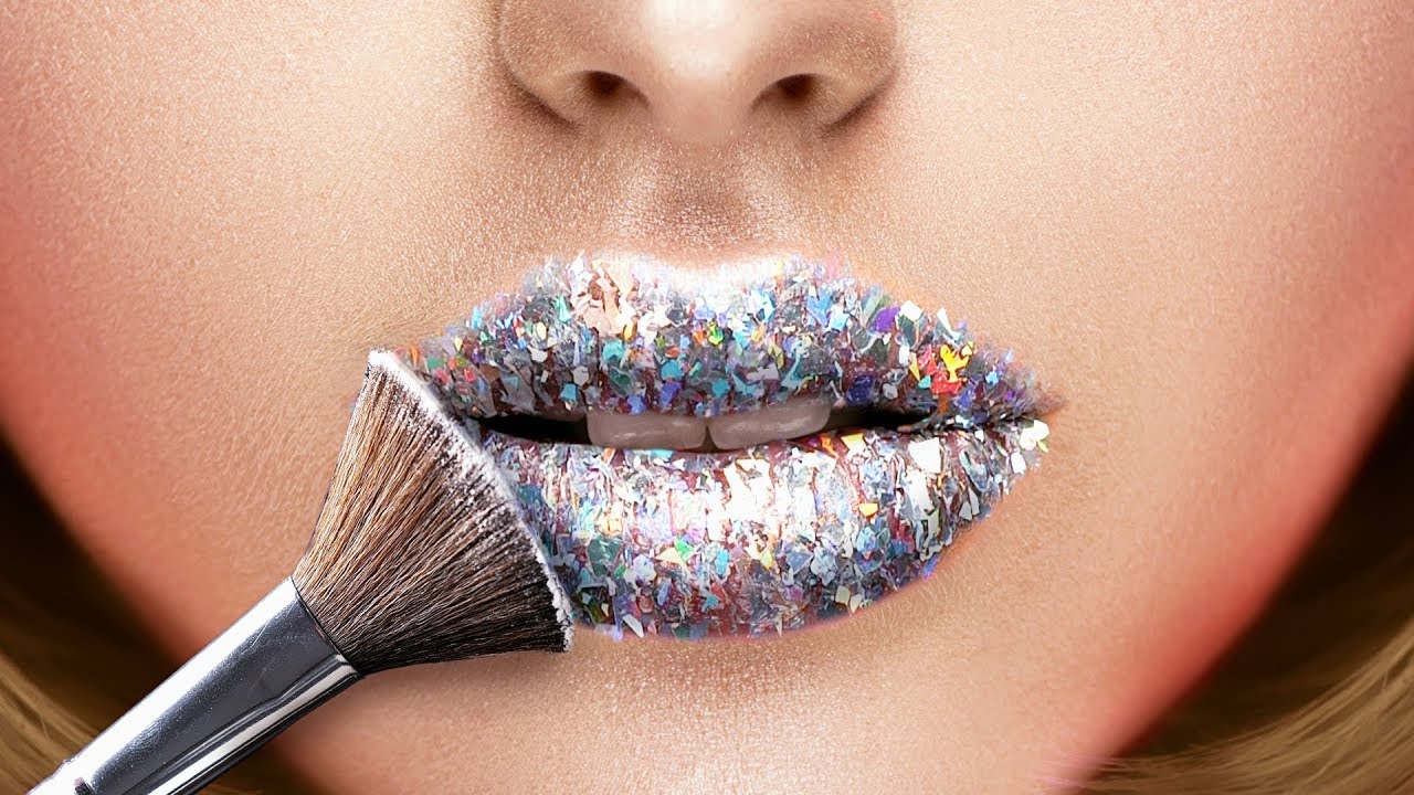 49 BRIGHT MAKEUP HACKS