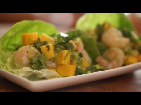 Video: Mango And Shrimp Salad With Cheese Sauce