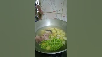 Boil fish with bamboo shoots #dailyvlog #minivlog #shortsvideos #cooking #bambooshoot #lunch #food