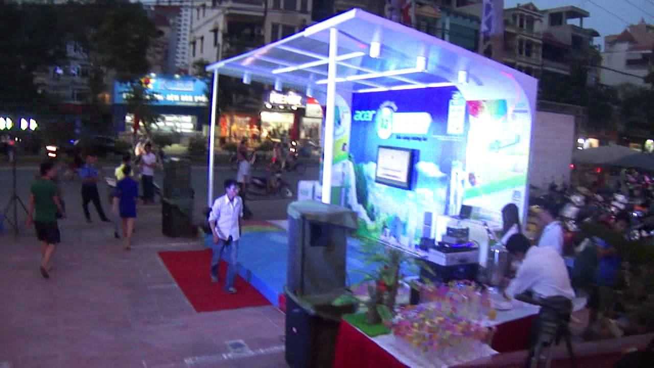 Trẻ Con Đang Háo Hứng Xem Sinh Nhật 15 Năm ACER Siêu Thị Điện Máy Topcare 335 Cầu Giấy