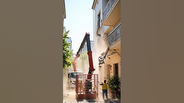 CRANE FAIL: WALL DESTROYED! 🏗️🚨 #Shorts