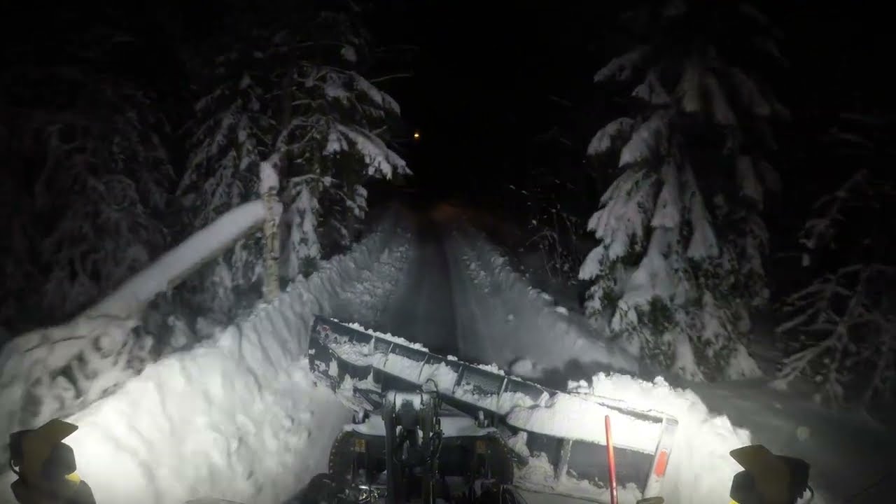 Volvo l60h Plowing snow with YPV multi U-plow PART 45